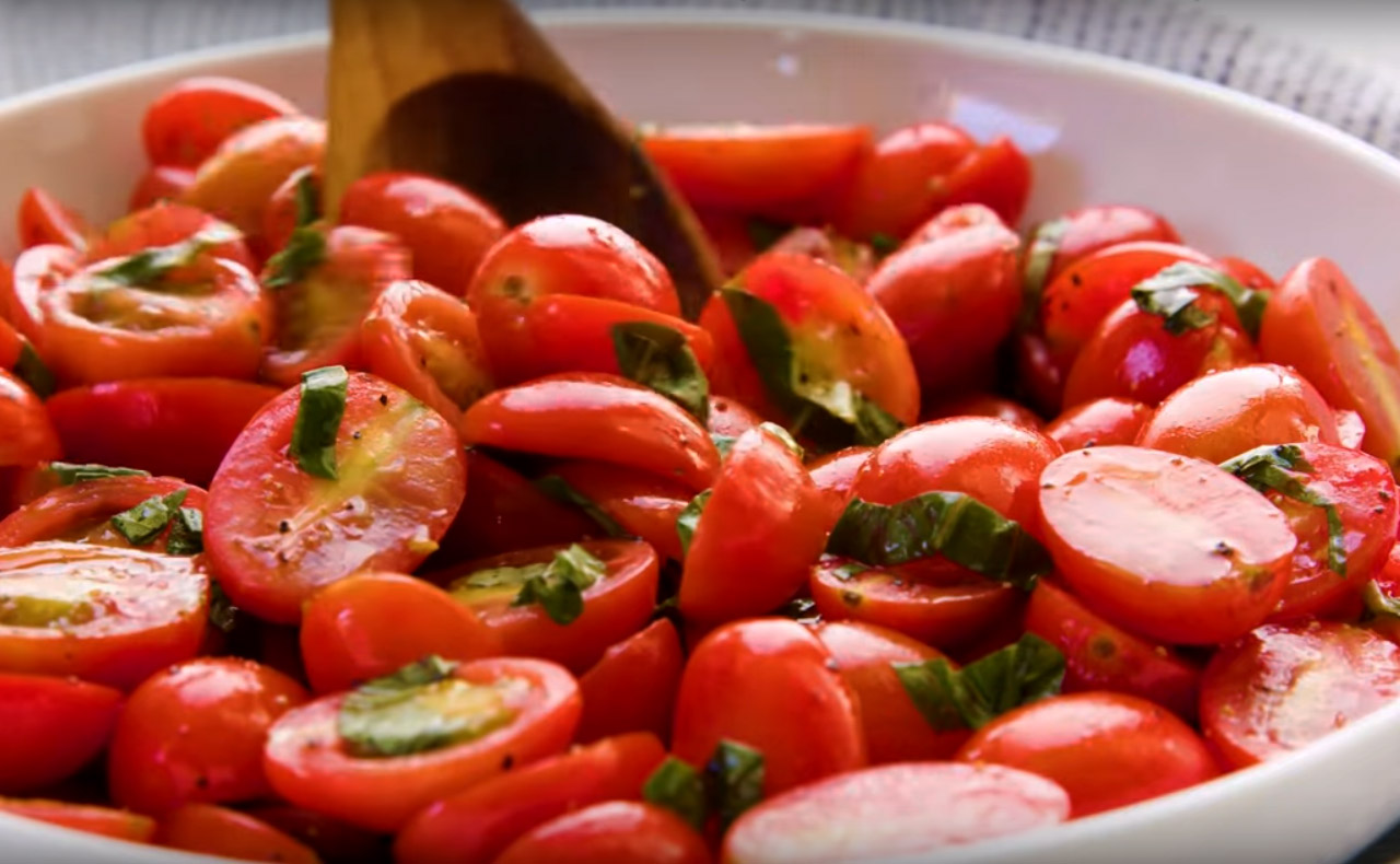 Insalata di pomodori freschi all’aceto balsamico - Iacovelli Chef